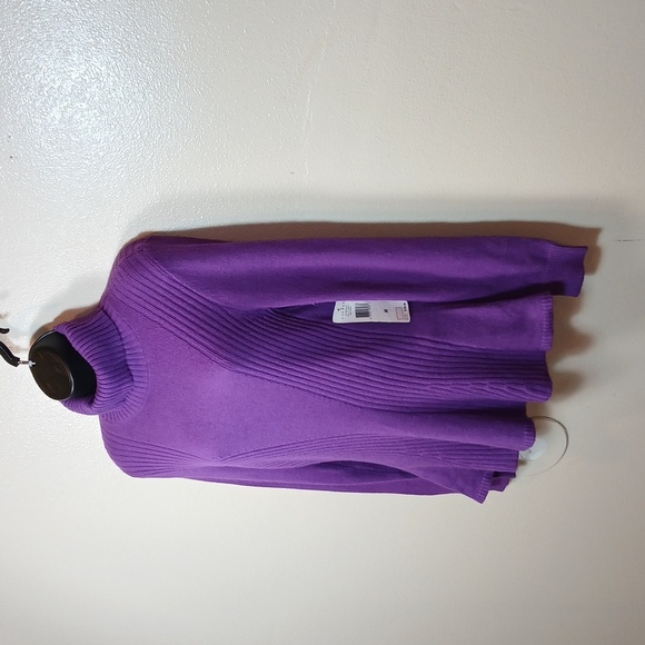Lauren Ralph Lauren Women's Purple turtleneck sweater size Medium - Picture 2 of 7